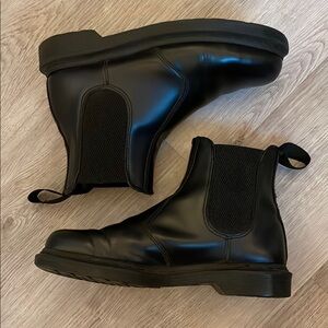 Dr Martens Leather Chelsea boots